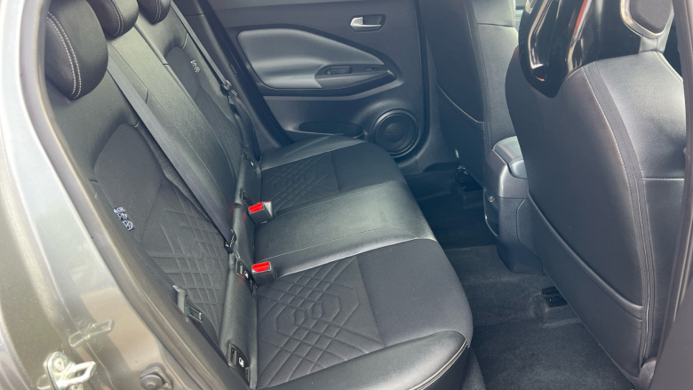 Nissan Juke 1.0 DiG-T Tekna 5dr DCT Petrol Hatchback